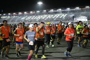 BIB: 2084, 077, 033, 27922, 230
                            <button type="button" onclick="openModal(10898719)" class="btn btn-primary btn-sm float-right btn-popup" data-toggle="modal" data-target=".modal-high-quality">
                        <i class="fas fa-shopping-cart"></i> Add to Cart
                    </button>
                                            <button type="button" onclick="isThisMe(10898719, true)" class="btn btn-success btn-sm float-right btn-popup btn-isme hidden" data-toggle="tooltip" data-placement="bottom" title="นี่คือรูปของคุณใช่ไหม คลิกที่นี่เพื่อเอาเข้าอัลบั้ม">
                        <i class="fas fa-plus"></i> Add to album
                    </button>
                    <button type="button" onclick="isThisMe(10898719, false)" class="btn btn-warning btn-sm float-right btn-popup btn-isnotme hidden">
                        <i class="fas fa-ban"></i> Remove from album
                    </button>